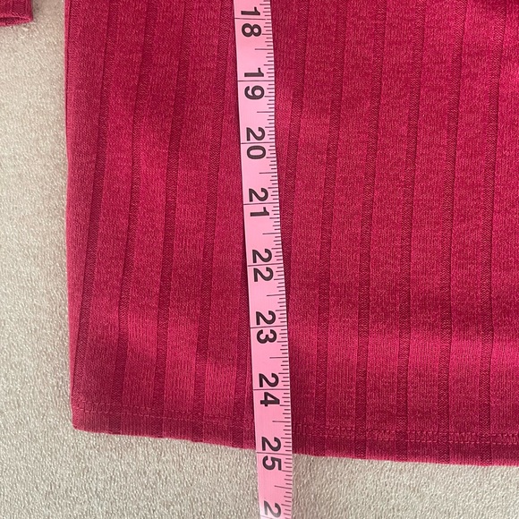 BCBGMAXAZRIA Red Cold Shoulder Knit Top Size Medium - Picture 5 of 8